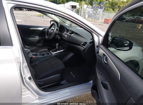 3N1AB7AP7JY214061 2018 NISSAN SENTRA Silver Vista interior delantera