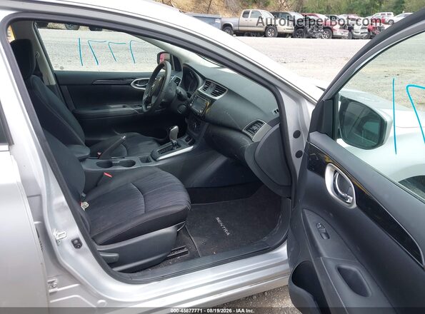 3N1AB7AP7JY215923 2018 NISSAN SENTRA Silver Vista interior delantera