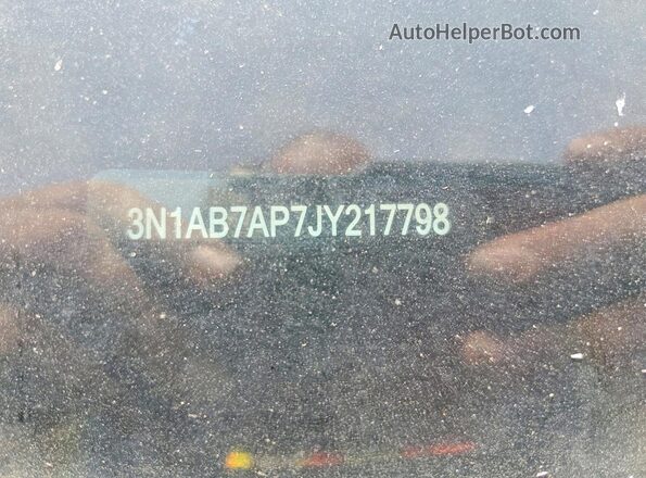 3N1AB7AP7JY217798 2018 NISSAN SENTRA Black ძრავის განყოფილების ხედი
