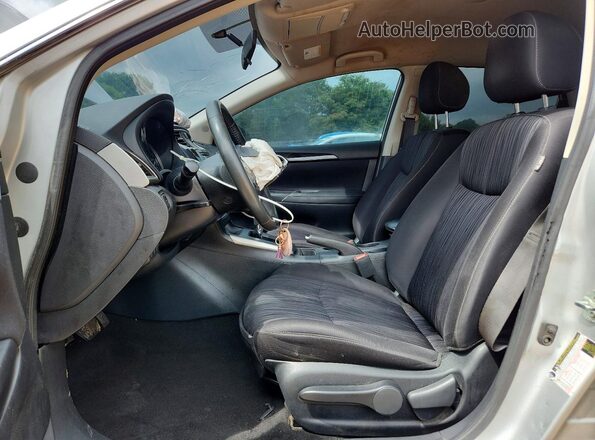 3N1AB7AP7JY220295 2018 NISSAN SENTRA Серебряный Вид салона спереди