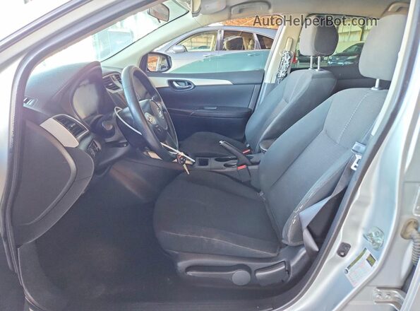 3N1AB7AP7JY241101 2018 NISSAN SENTRA Silver წინა სალონის ხედი