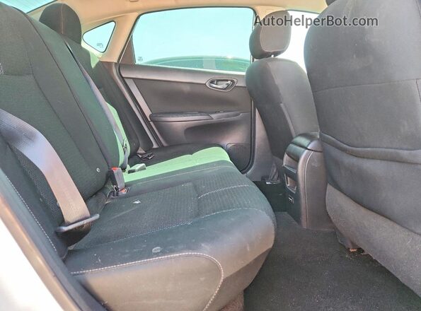 3N1AB7AP7JY325192 2018 NISSAN SENTRA White Rear seats view