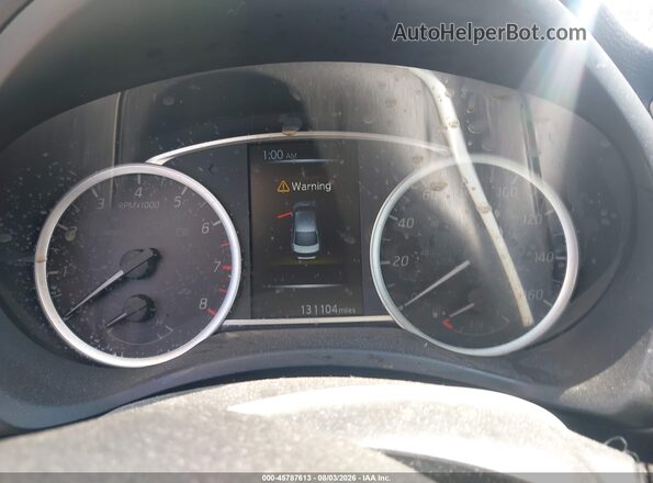 3N1AB7AP7JY325984 2018 NISSAN SENTRA Silver Widok tylnych siedzeń