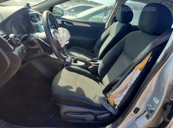 3N1AB7AP7KY360624 2019 NISSAN SENTRA Silver Widok wnętrza z przodu