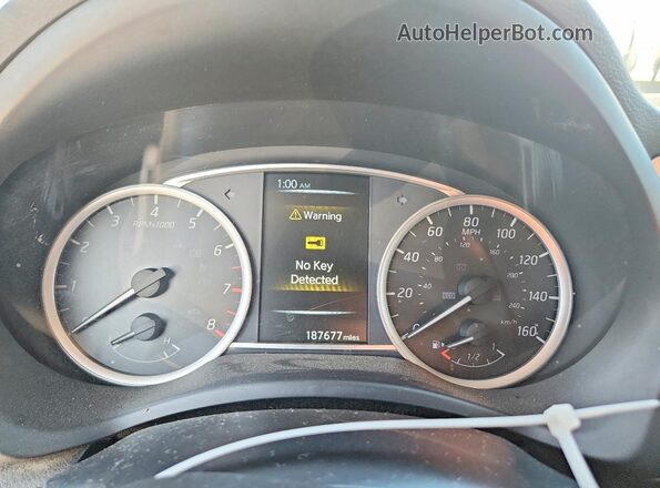 3N1AB7AP8HY274585 2017 NISSAN SENTRA White Vista del cuadro de instrumentos