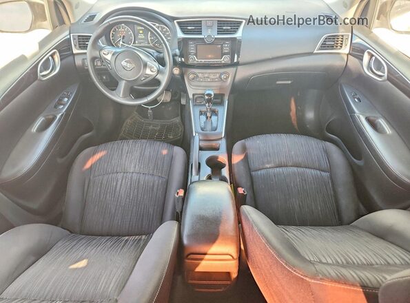 3N1AB7AP8HY274585 2017 NISSAN SENTRA White Vista del salpicadero
