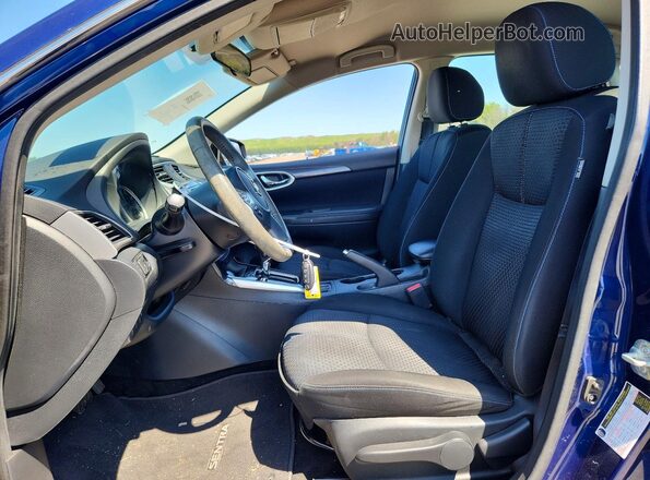 3N1AB7AP8HY330296 2017 NISSAN SENTRA Синий Вид салона спереди