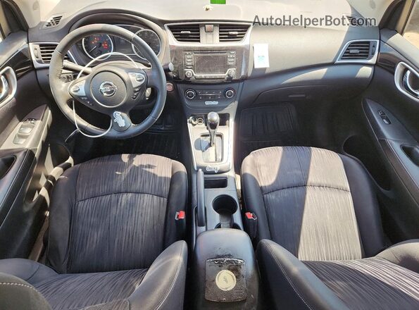 3N1AB7AP8HY352413 2017 NISSAN SENTRA Silver Вид панелі приладів