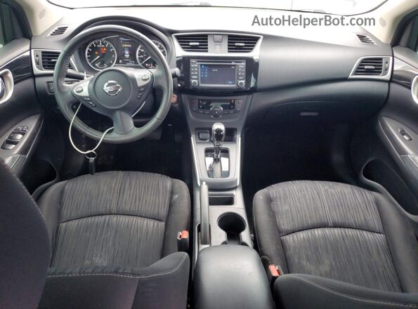 3N1AB7AP8JY207829 2018 NISSAN SENTRA Gray Widok deski rozdzielczej