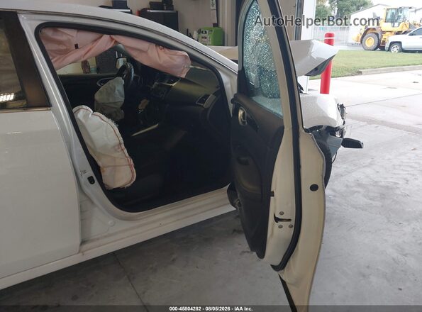 3N1AB7AP8JY218944 2018 NISSAN SENTRA White Widok wnętrza z przodu