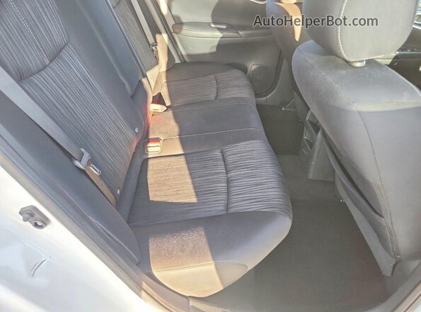 3N1AB7AP8JY240295 2018 NISSAN SENTRA White Rear seats view