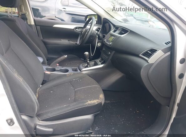 3N1AB7AP8JY268338 2018 NISSAN SENTRA Silver Front interior view