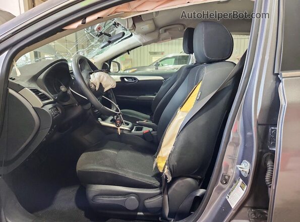 3N1AB7AP8JY321622 2018 NISSAN SENTRA Gray Vista interior delantera