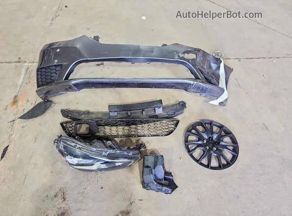 3N1AB7AP8JY321622 2018 NISSAN SENTRA Gray Vista del compartimento del motor