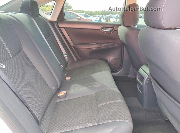 3N1AB7AP9HY237318 2017 NISSAN SENTRA White Widok tylnych siedzeń
