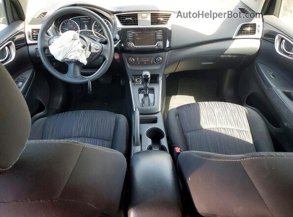3N1AB7AP9HY256080 2017 NISSAN SENTRA Green Widok deski rozdzielczej