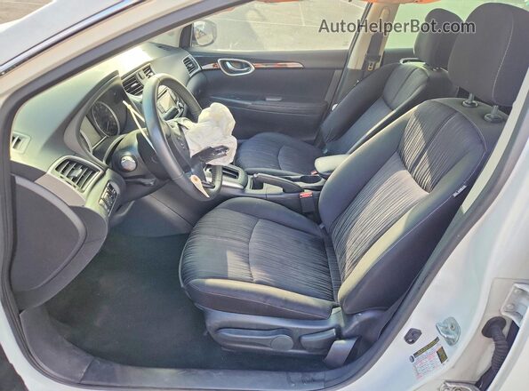 3N1AB7AP9HY289600 2017 NISSAN SENTRA Белый Вид салона спереди