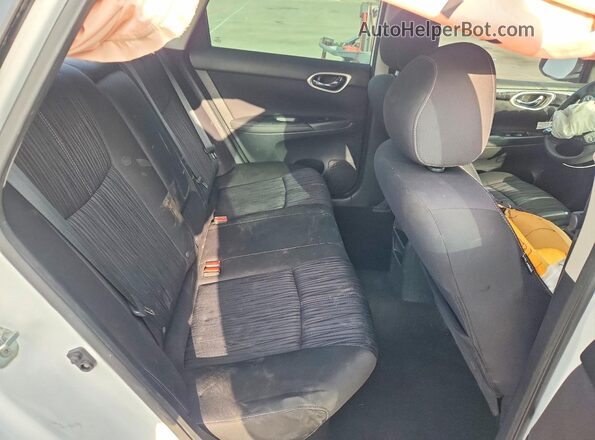 3N1AB7AP9HY289600 2017 NISSAN SENTRA Белый Вид задних сидений