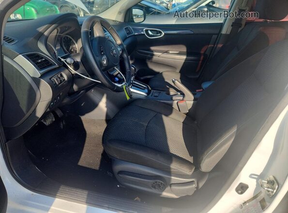 3N1AB7AP9JY281017 2018 NISSAN SENTRA White Widok wnętrza z przodu