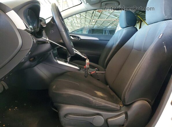 3N1AB7AP9JY306630 2018 NISSAN SENTRA Белый Вид салона спереди