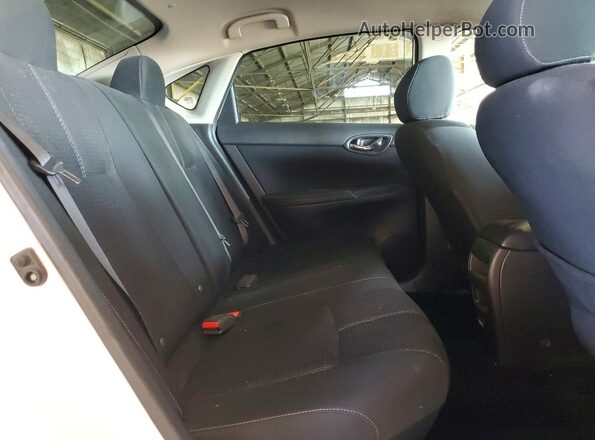 3N1AB7AP9JY306630 2018 NISSAN SENTRA Белый Вид задних сидений