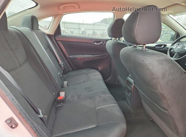 3N1AB7AP9JY338560 2018 NISSAN SENTRA White Vista de los asientos traseros