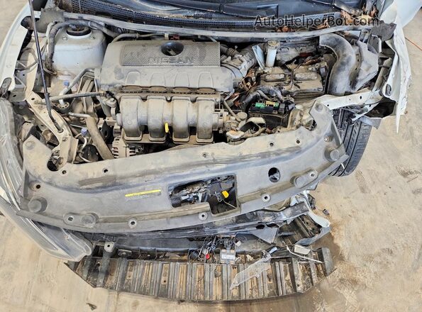 3N1AB7AP9KL603346 2019 NISSAN SENTRA White Widok wnętrza z tyłu