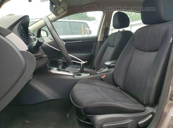 3N1AB7APXHL637837 2017 NISSAN SENTRA Gray Widok wnętrza z przodu