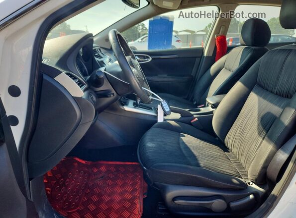 3N1AB7APXHY259604 2017 NISSAN SENTRA Белый Вид салона спереди