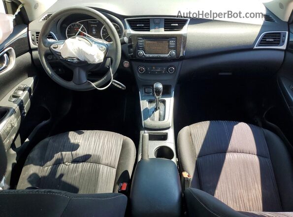3N1AB7APXHY330459 2017 NISSAN SENTRA Белый Вид панели приборов
