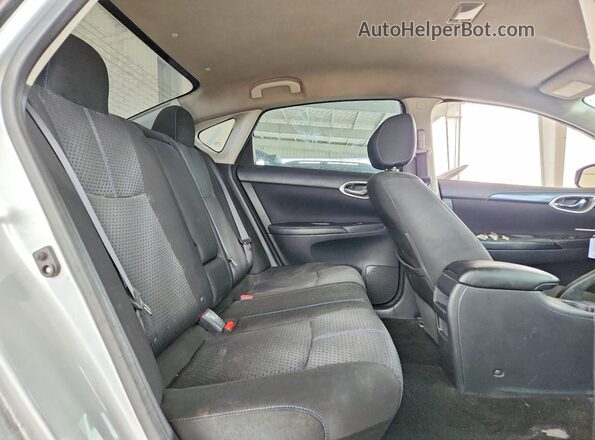 3N1AB7APXHY343616 2017 NISSAN SENTRA Silver Widok tylnych siedzeń