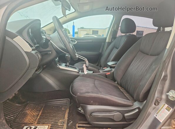 3N1AB7APXJL623765 2018 NISSAN SENTRA Gray Front interior view