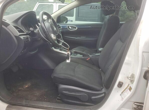 3N1AB7APXJY315515 2018 NISSAN SENTRA Белый Вид салона спереди