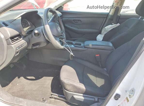 3N1AB8BV4RY211990 2024 NISSAN SENTRA Белый Вид салона спереди