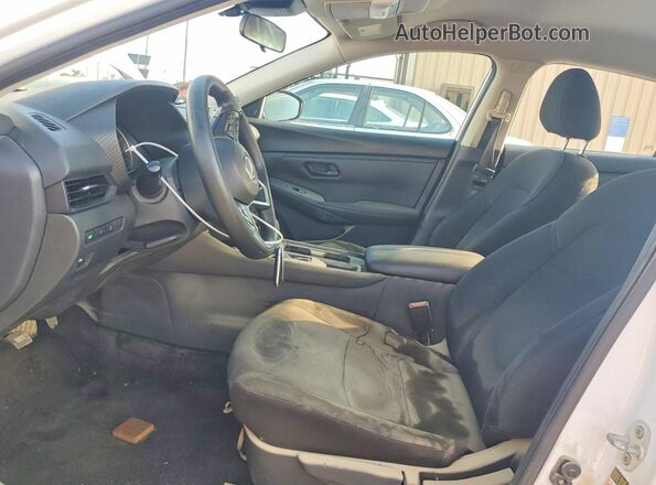 3N1AB8BV8RY287163 2024 NISSAN SENTRA White Widok wnętrza z przodu