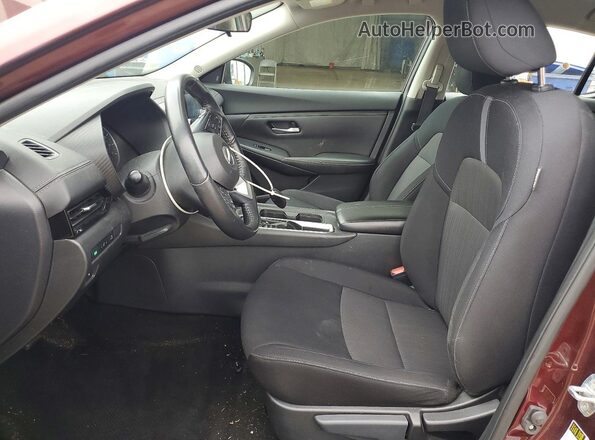 3N1AB8CV0NY270348 2022 NISSAN SENTRA Бордовый Вид салона спереди