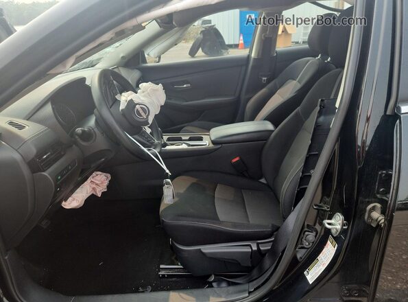 3N1AB8CV1SY306057 2025 NISSAN SENTRA Черный Вид салона спереди