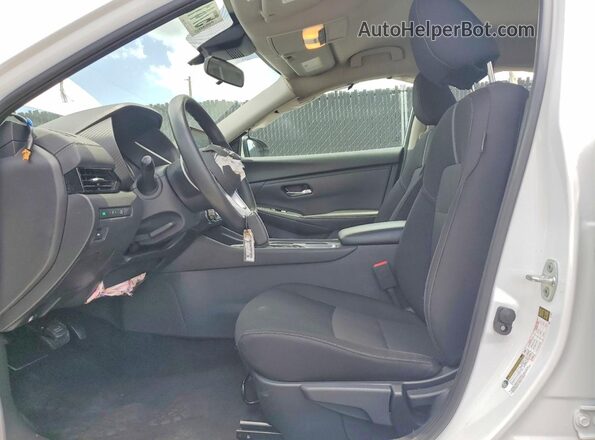 3N1AB8CV2RY251323 2024 NISSAN SENTRA White წინა სალონის ხედი