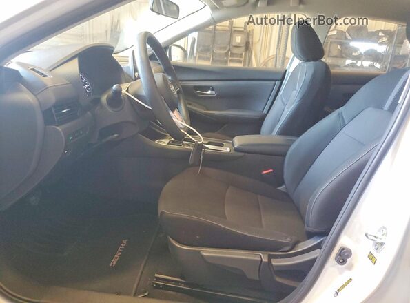 3N1AB8CV2SY299006 2025 NISSAN SENTRA White Вид салону спереду