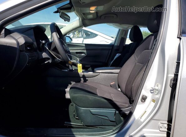 3N1AB8CV4PY297846 2023 NISSAN SENTRA Silver Widok wnętrza z przodu