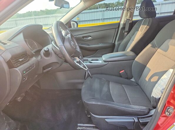 3N1AB8CV4PY322227 2023 NISSAN SENTRA Красный Вид салона спереди