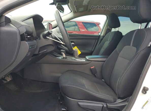 3N1AB8CV4RY223118 2024 NISSAN SENTRA White Front interior view