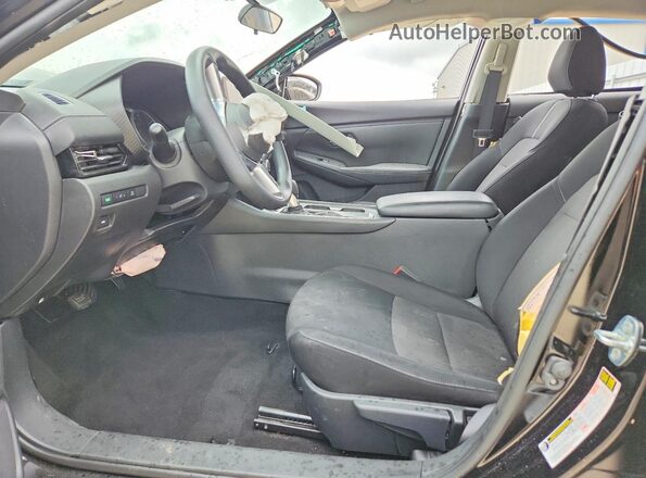 3N1AB8CV4RY289524 2024 NISSAN SENTRA Черный Вид салона спереди