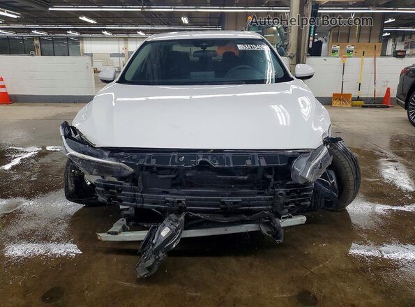 3N1AB8CV4RY289703 2024 NISSAN SENTRA Белый Вид спереди