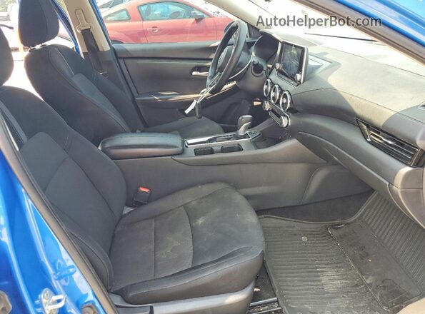 3N1AB8CV4RY384097 2024 NISSAN SENTRA Синий Вид салона спереди