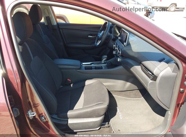 3N1AB8CV5SY352815 2025 NISSAN SENTRA Burgundy Vista interior delantera
