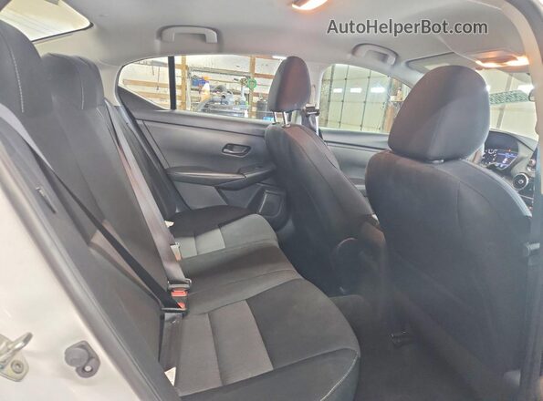 3N1AB8CV6RY212637 2024 NISSAN SENTRA White Вид задніх сидінь