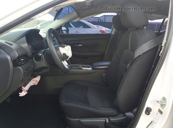 3N1AB8CV7RY214087 2024 NISSAN SENTRA White Вид салону спереду