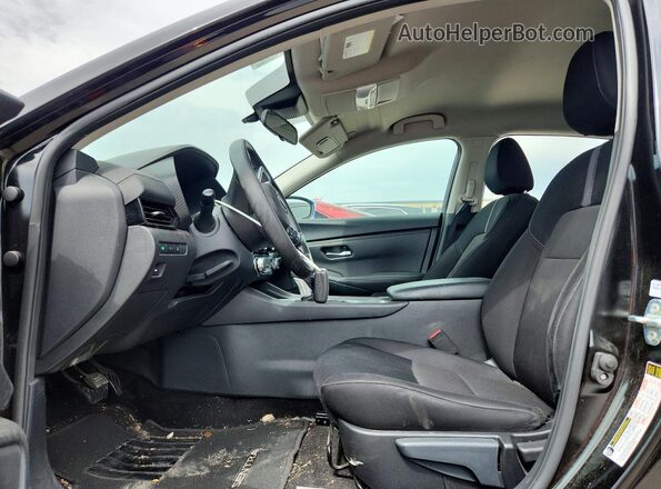 3N1AB8CV7RY328431 2024 NISSAN SENTRA Черный Вид салона спереди
