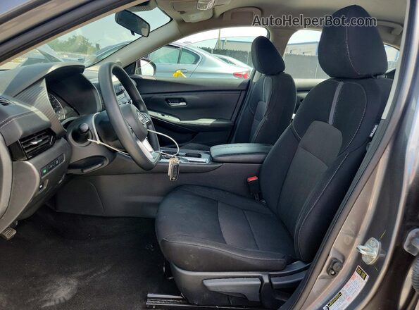3N1AB8CV8SY206604 2025 NISSAN SENTRA Gray Widok wnętrza z przodu